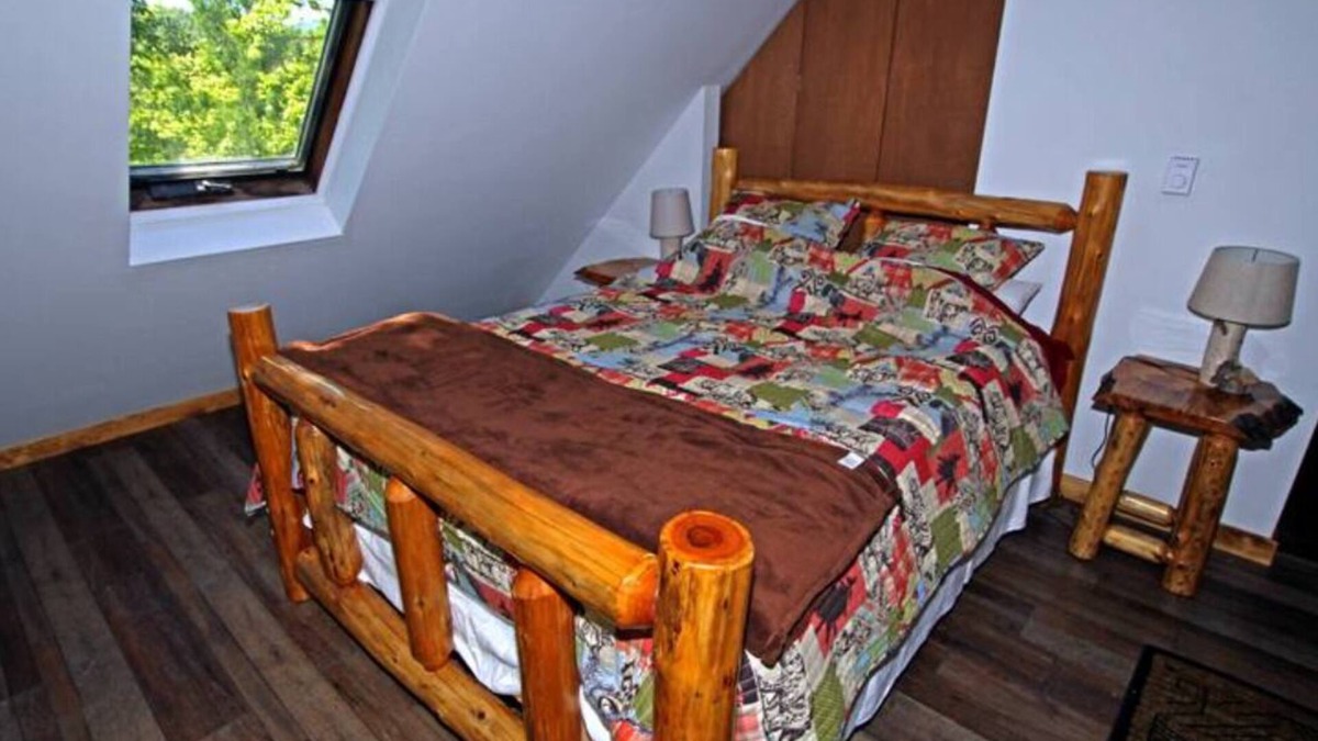 Elizabethtown Ski Chalet | Lacy's Camp, Chalet in amazing Lincoln Pond with WiFi