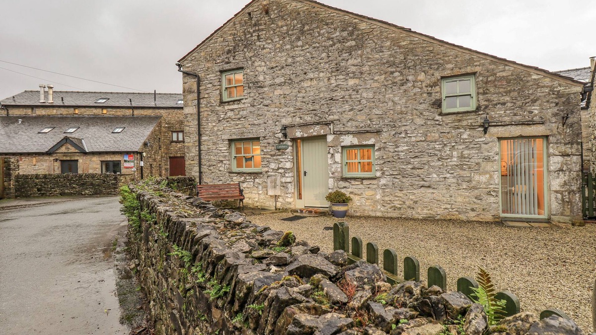 Meathop Cottage | LADY BARN, pet friendly, luxury holiday cottage in Meathop