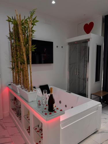 Rione Sanita Bed & Breakfast | Lady Mary's Luxury Suites