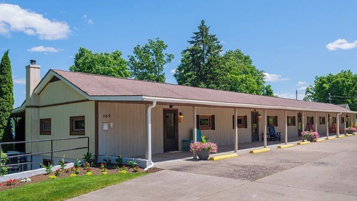 Town of Jerusalem Apartment | Lady of the Lakes Suites 4: Flight over Keuka