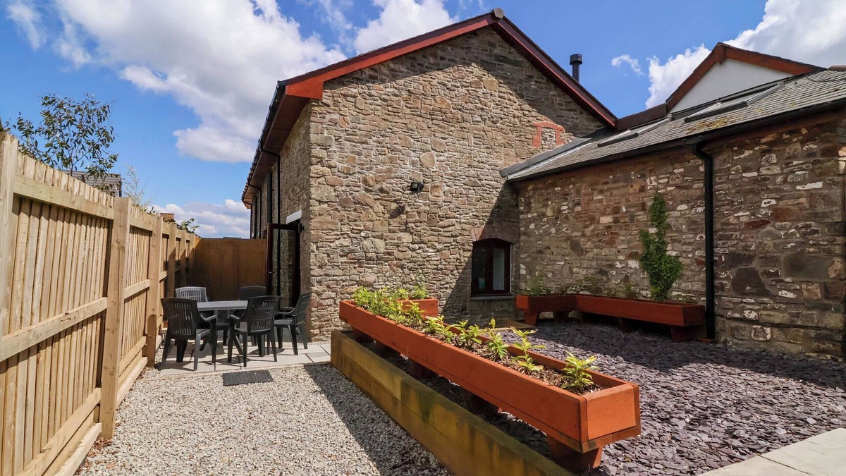 Parkham Cottage | LADYBIRD REST, pet friendly, with open fire in Bideford