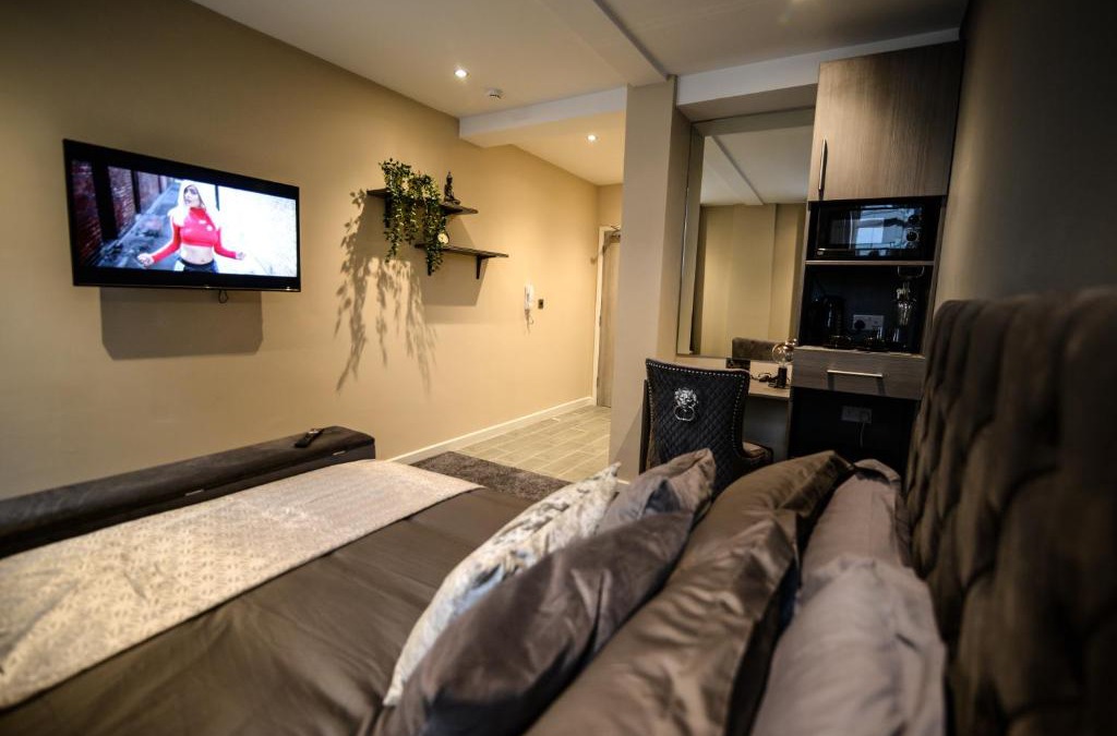 Theatreland Birmingham Apartment | Ladywell House Suites - Chinatown - Self Check-in
