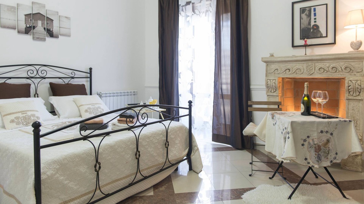 Aversa Bed & Breakfast | Laetitia Guest House 32