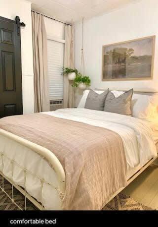 Freetown - Port Rico House | Lafayette Getaway - Private Room in a Shared House