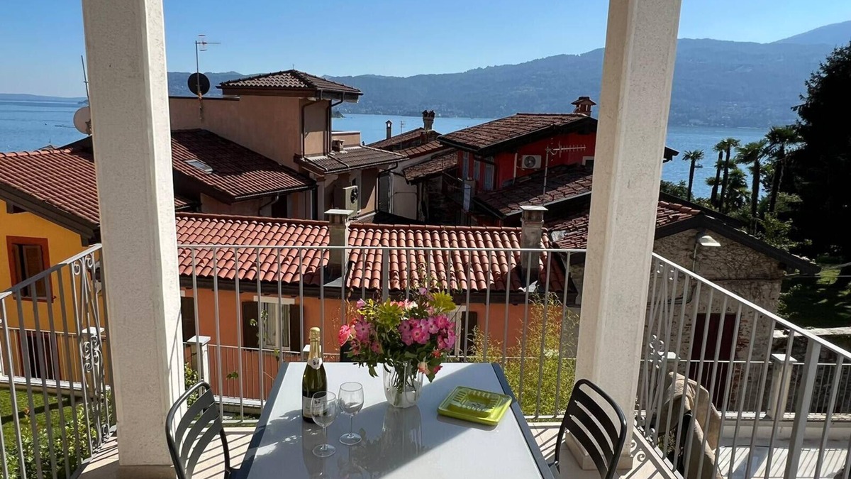 Pallanza Apartment | Lago Azzurro modern aparment with lake view and ba
