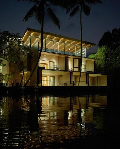 Kuzhuppilly Hotel | Lago Leisure Resort & Spa