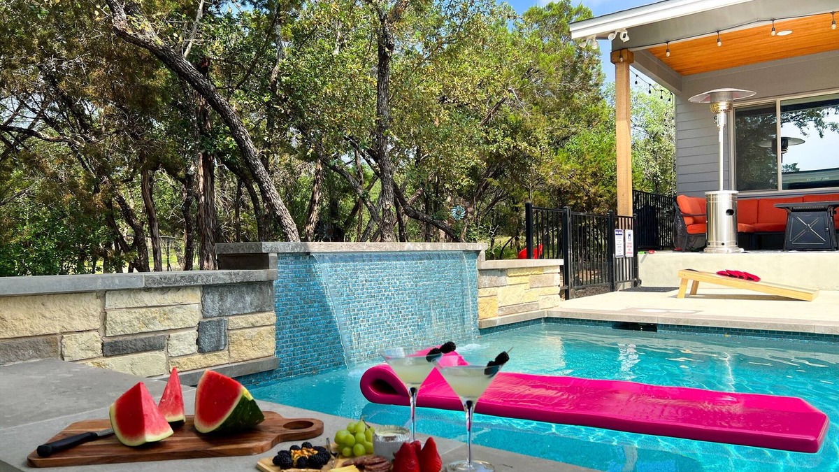 Lago Vista House | Lago Vista Free Heated Pool Oasis-FirePit, Fishing
