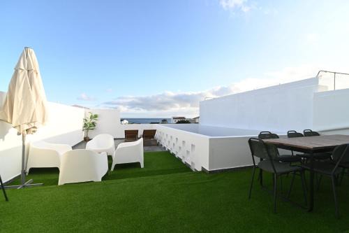Lagoa Apartment | Lagoa Sea View by Vacationy