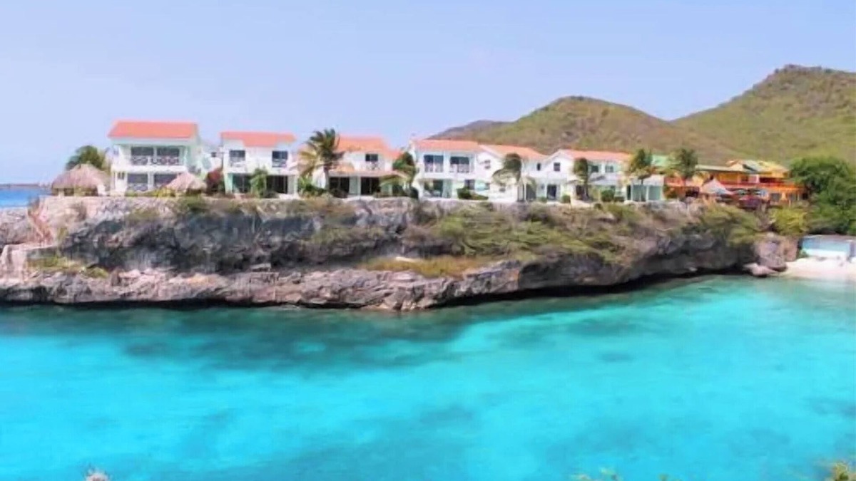 Lagun Resort | Lagoon Beach Resort 2 bed/2 bath with huge covered balcony and beach access