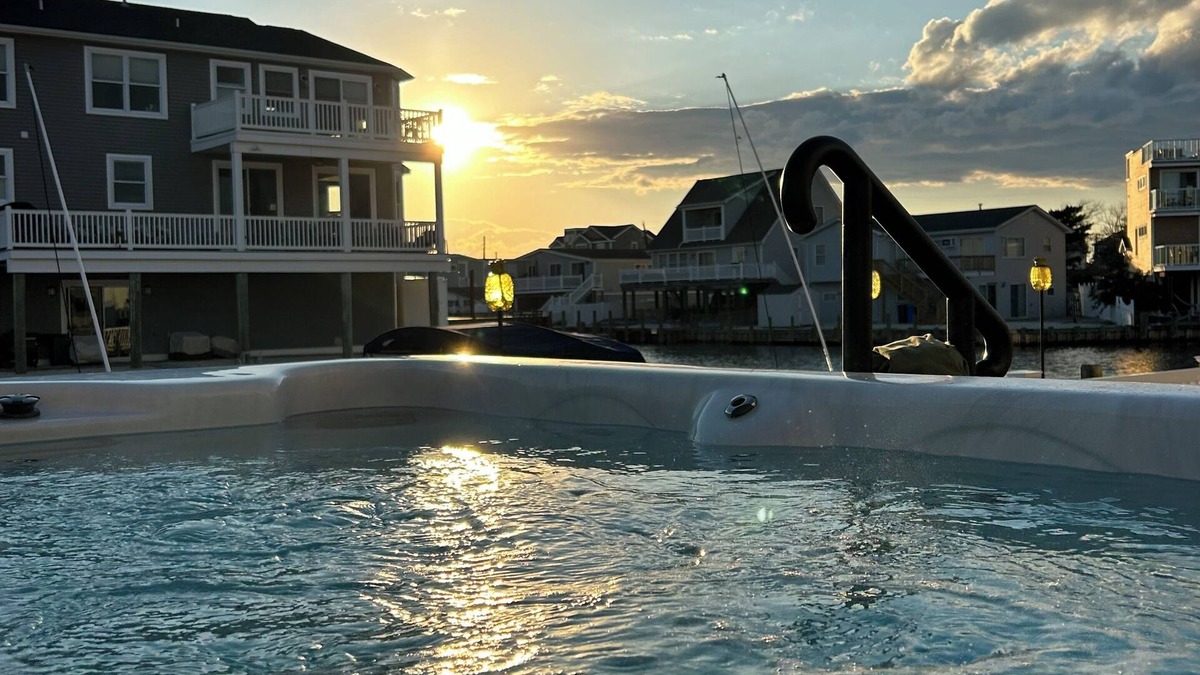 Beach Haven West House | LAGOON FRONT 4 bedrooms, Dock,12 PERSON SWIM SPA, 5 min to LBI Beaches