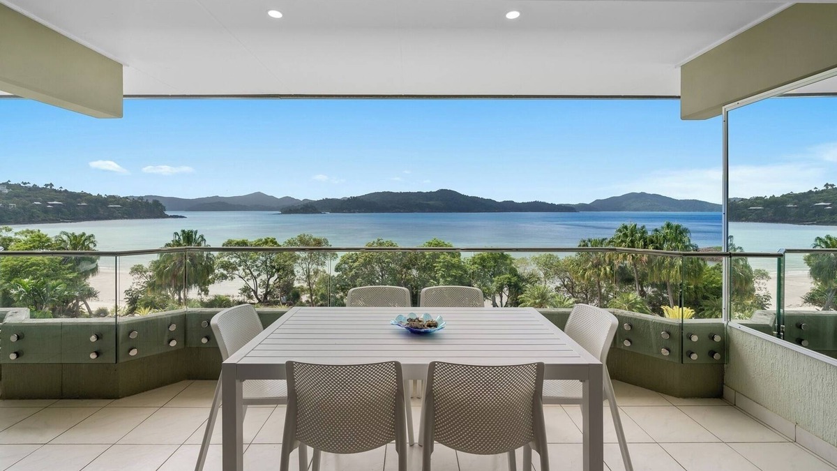Hamilton Island Apartment | Lagoon Lodge 203