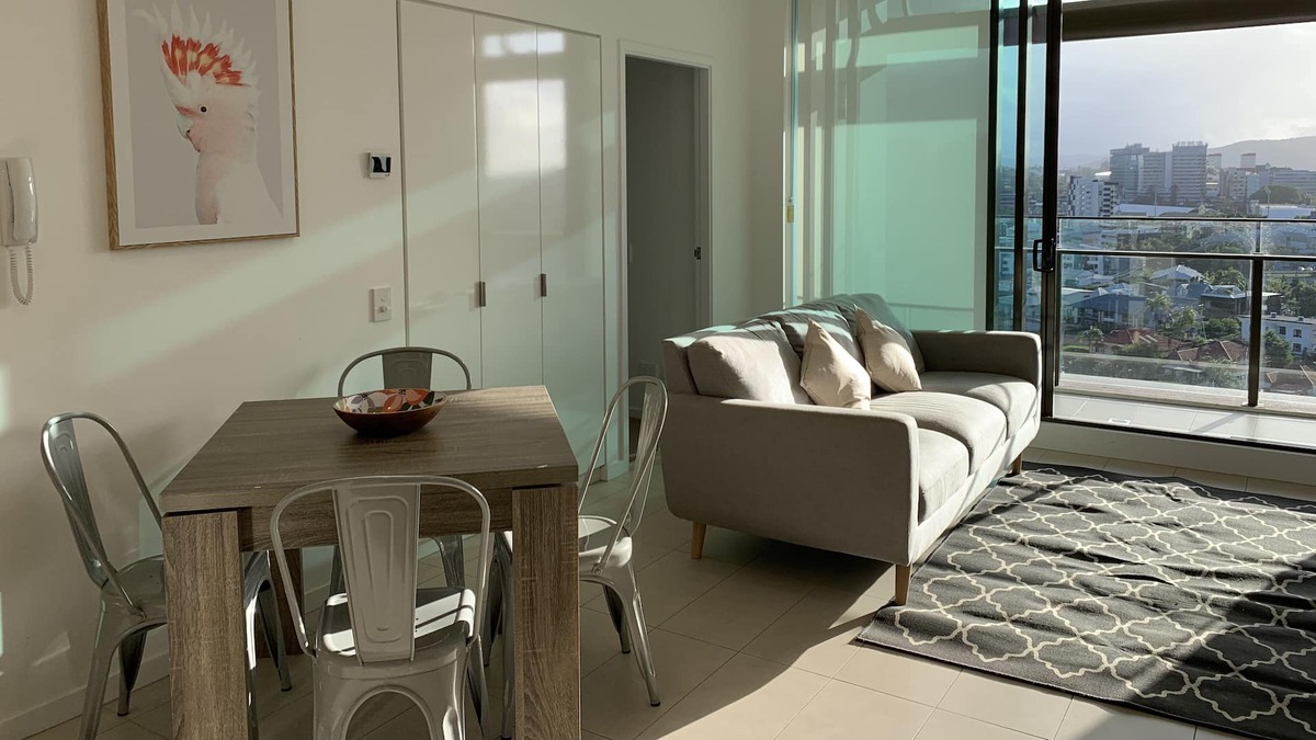 Newstead Apartment | Laguna Apartments - 15 minutes drive from the Brisbane airport
