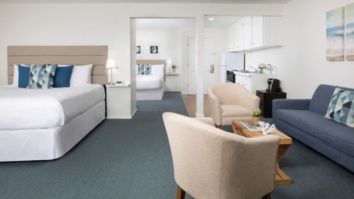 Laguna Beach Hotel | Laguna Beach Stay, Outdoor Pools, and Laguna’s Boutique Shopping
