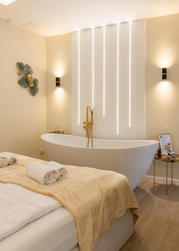 Mosonmagyarovar Apartment | Laguna - Romantic Apartment with Bathtub & Infrared Sauna near Flexum Thermal Spa