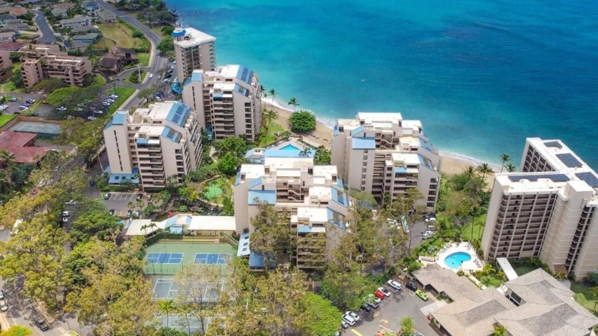 Kahana Resort | Lahaina Beach Front Resort 2 Bed Maui Condo