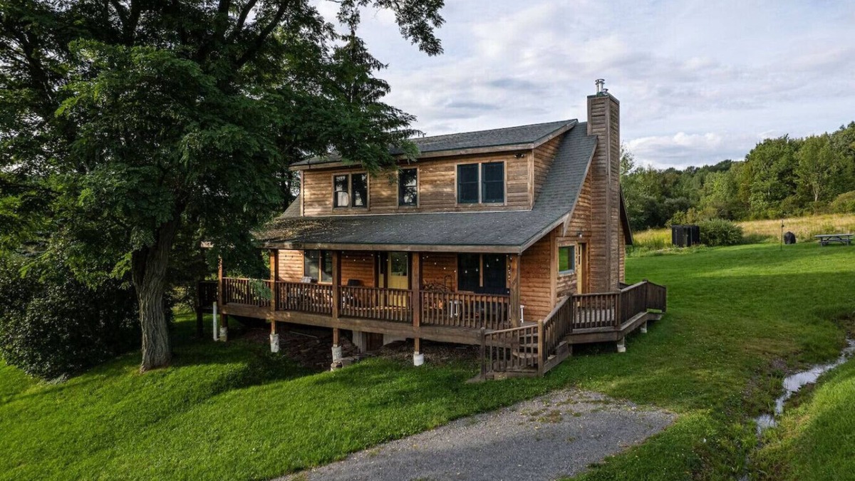 Bloomville House | Laid-Back Log Cabin Vibes | A/C Chill & Epic Mountain Views