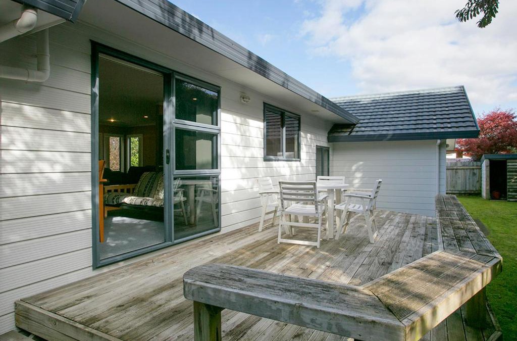Taupo House | Laid Back on Lakewood - Taupo Holiday Home