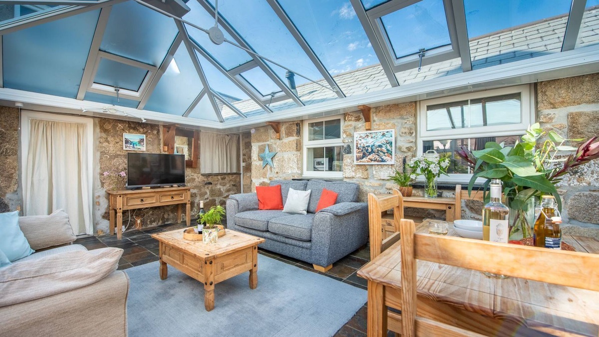 Carbis Bay Cottage | Laity Vean Hideaway - a cottage that sleeps 4 guests in 2 bedrooms
