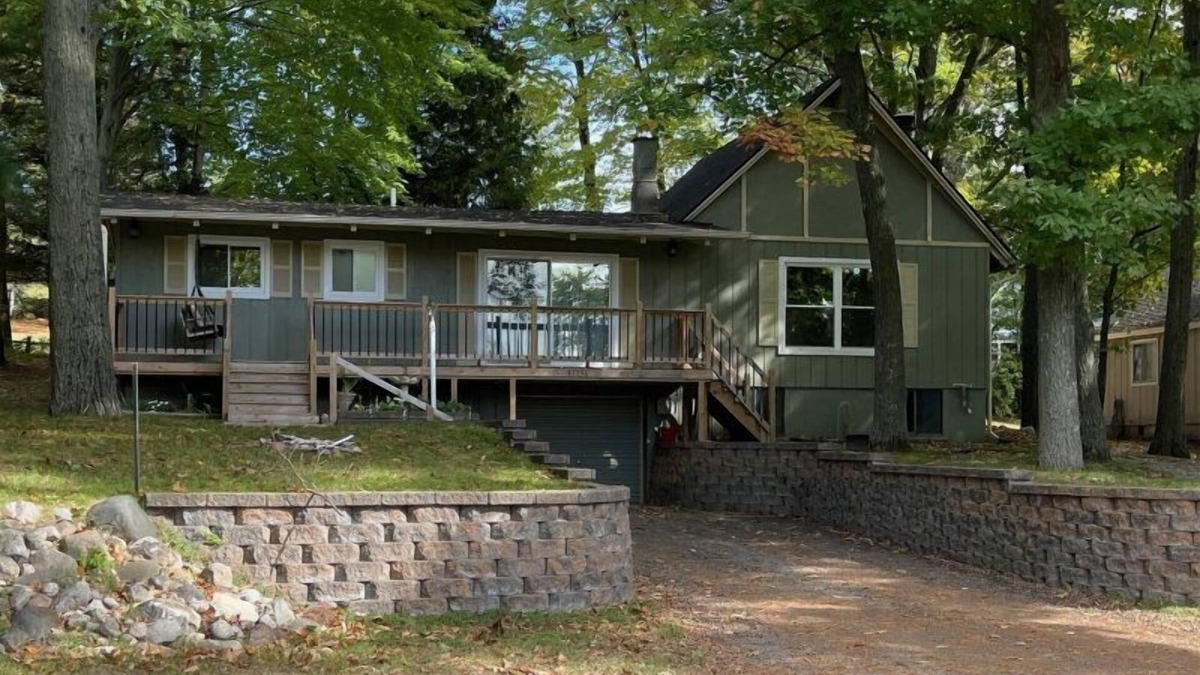 Canadian Lakes Cottage | Lake Access | Firepit, Fireplace, Dock & Views