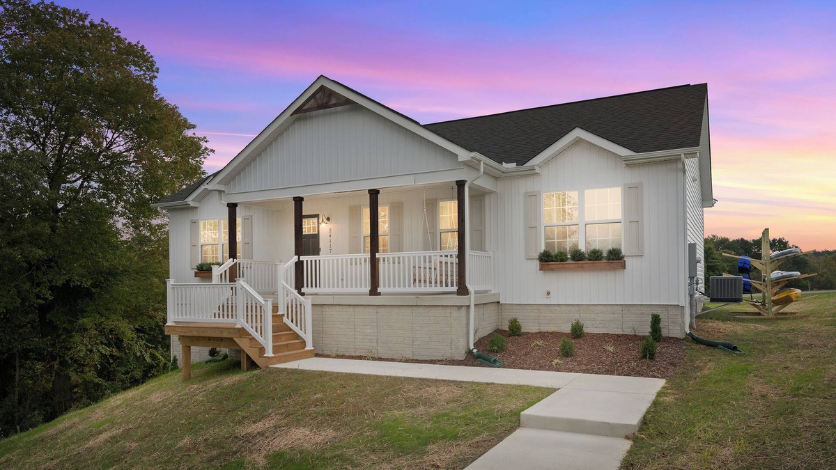 Orange House | Lake access w/hot tub, game room,boat slip, kayaks & more