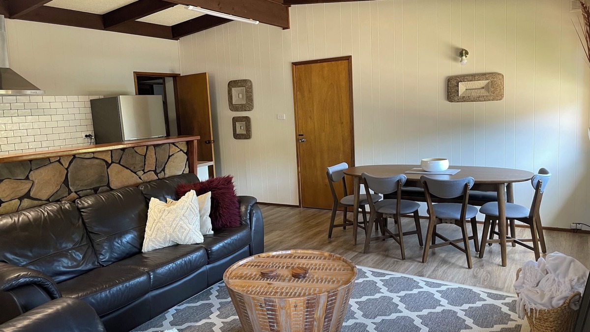 Goughs Bay House | Lake and Mountain Retreat