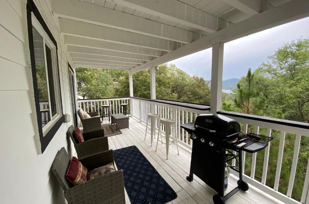 Lake Arrowhead Apartment | Lake Arrowhead Lakeview Cozy Cottage