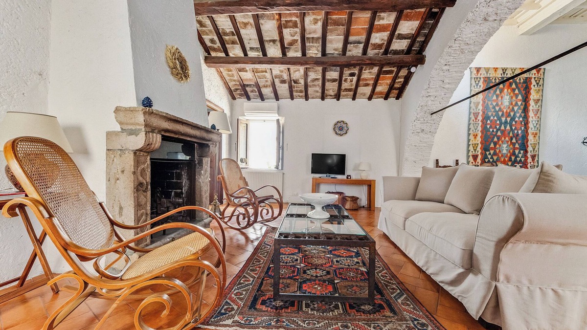 Lake Bracciano Apartment | LAKE BRACCIANO MEDIEVAL BORGO - CHARMING HOME - AirCond. Wifi