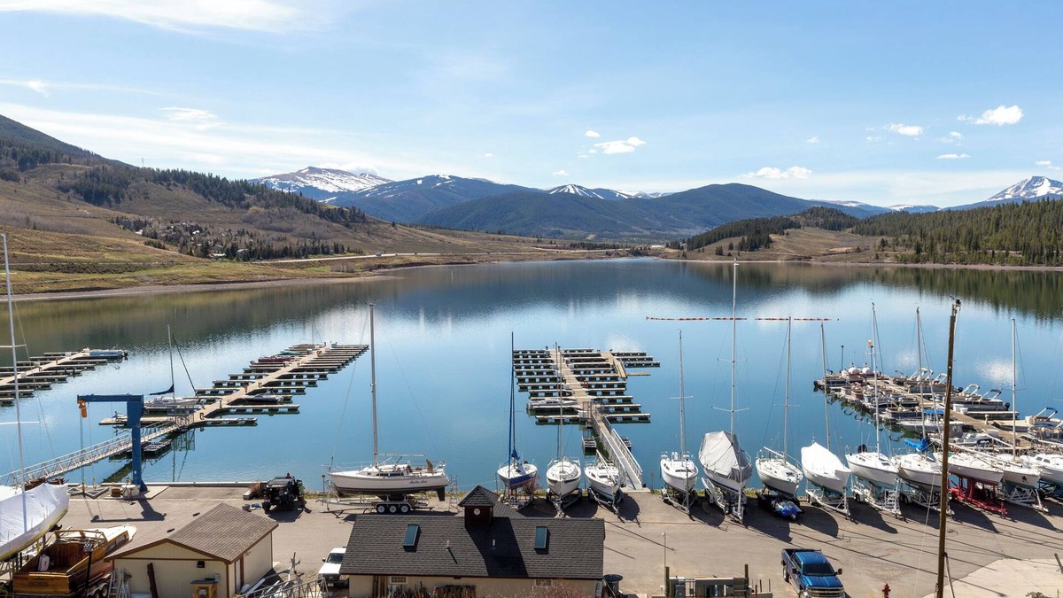 Dillon Apartment | Lake Cliffe #303, Building E By Summit County Mountain Retreats