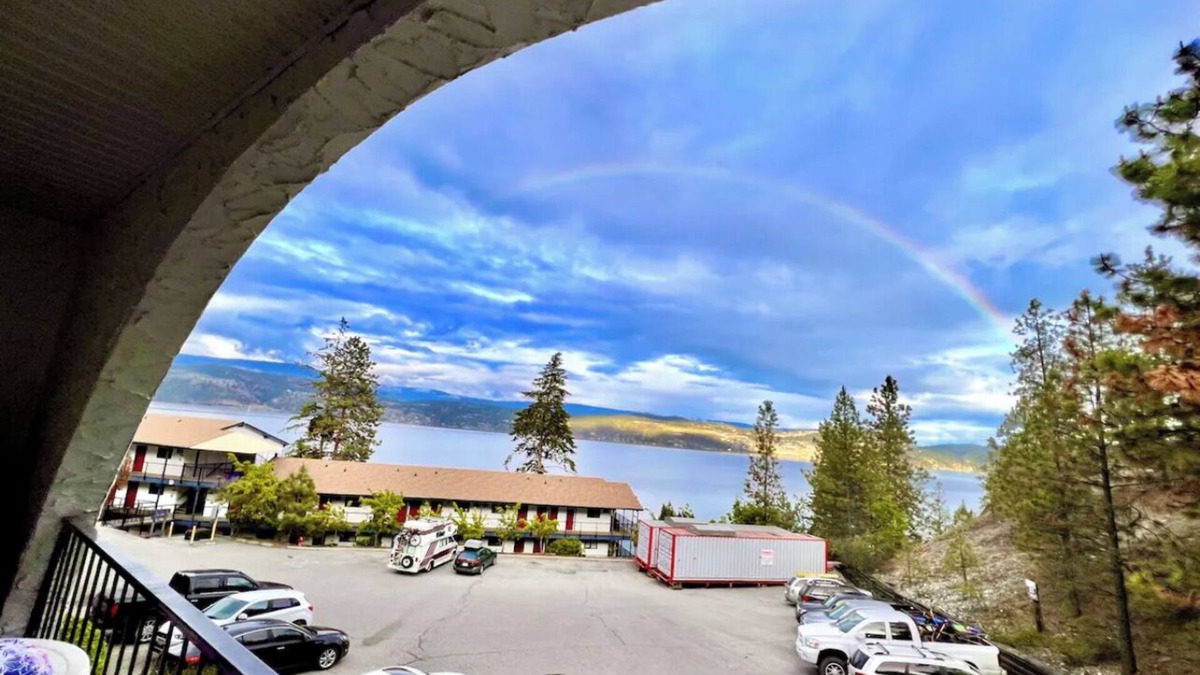Central Okanagan Condo | Lake condo seconds from the beach. Enjoy the view from the balcony or dockside.
