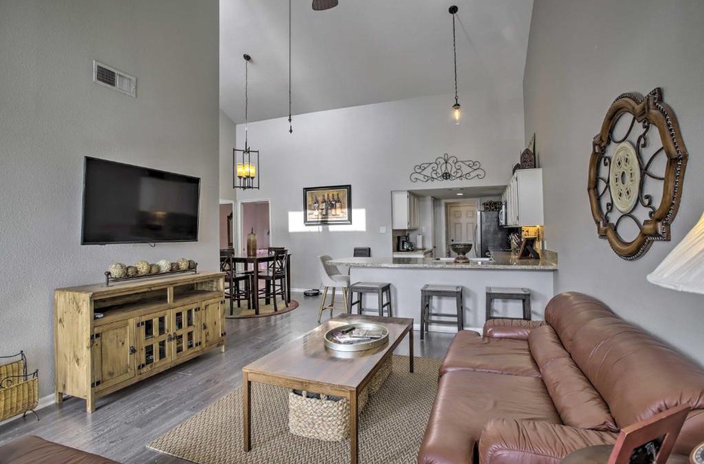April Sound House | Lake Conroe Retreat Near Boardwalk and Dining!