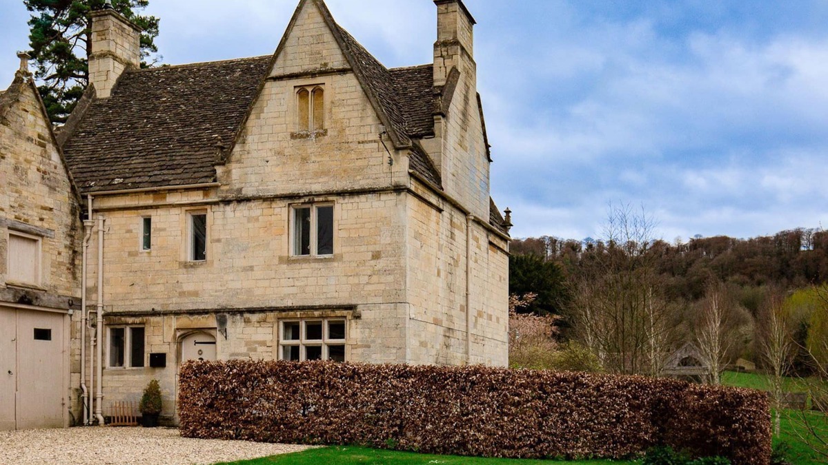 Stroud Cottage | Lake Cottage - Lake view near Nailsworth