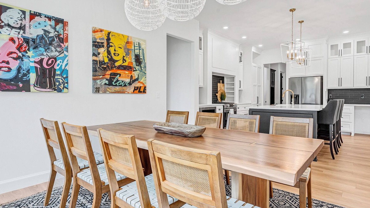 Kingston House | Lake Daze