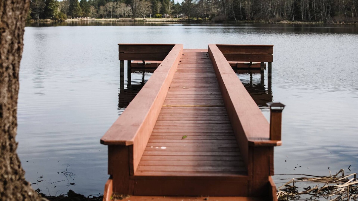 Long Beach House | Lake Diva | Private Estate on a Quiet Lake Just Two Blocks From the Beach
