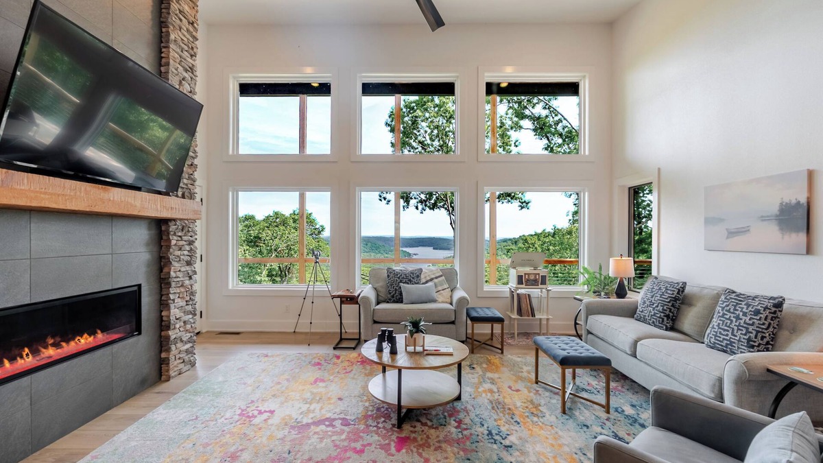 Lost Bridge Village House | Lake Dreams Hideaway - 10 acres - Stunning views