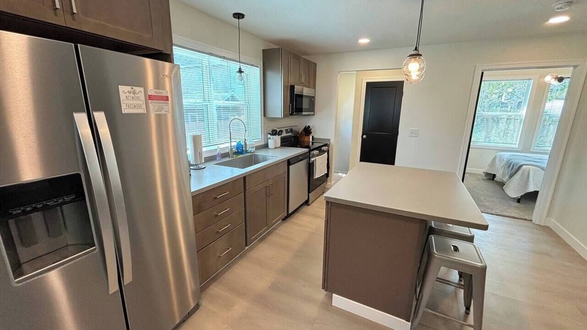 Erie House | Lake Erie views- 2 mins to downtown & Bayfront