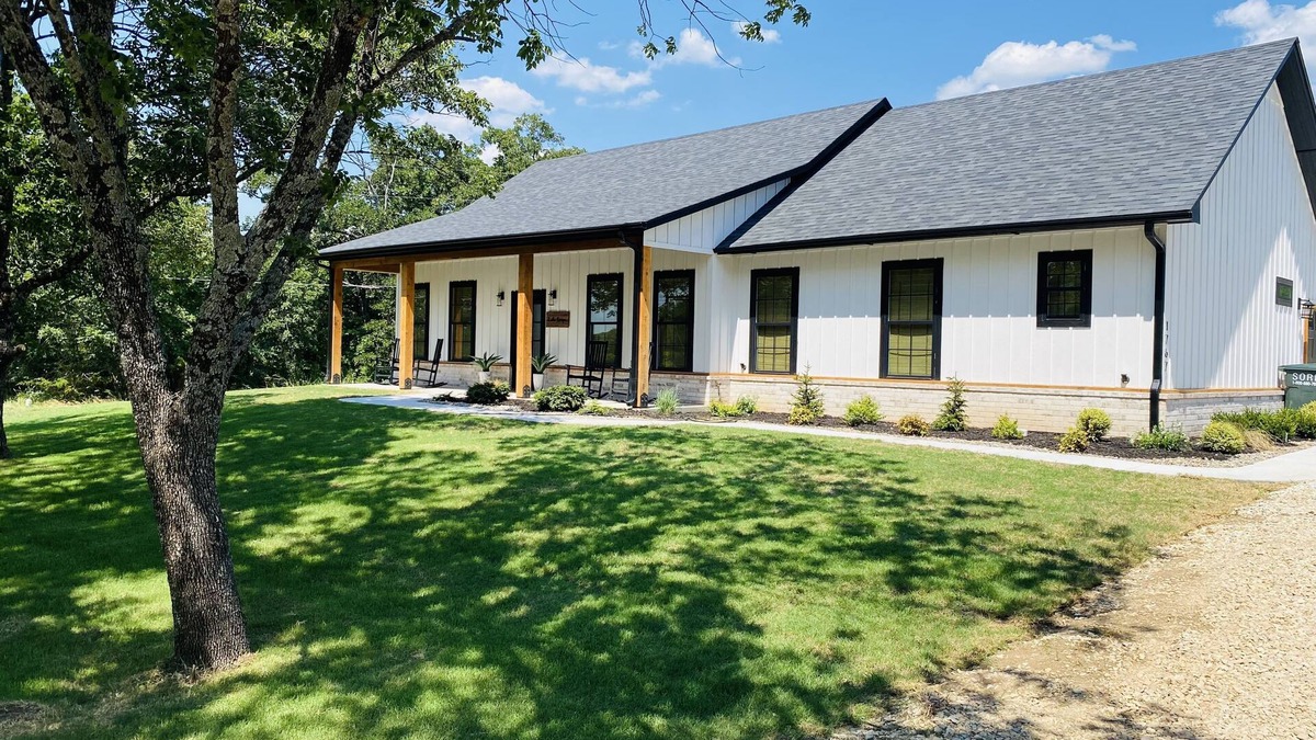 Sulphur House | “Lake Escape”- Lake House @ Lake of Arbuckle’s