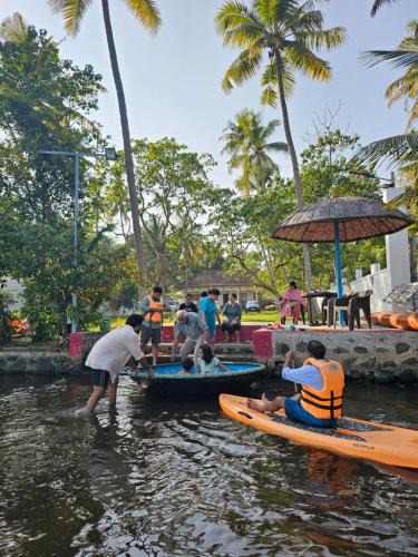 Cherthala House | Lake facing Villa-Water sport activities-Niva Waterways