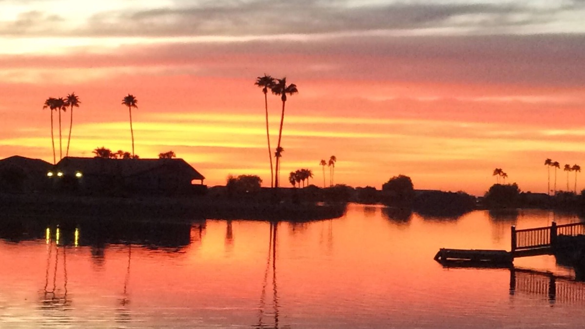 Arizona City House | Lake Front 4 Bedroom Snowbird Favorite- Close to Golf, Pickle Ball & Skydiving!