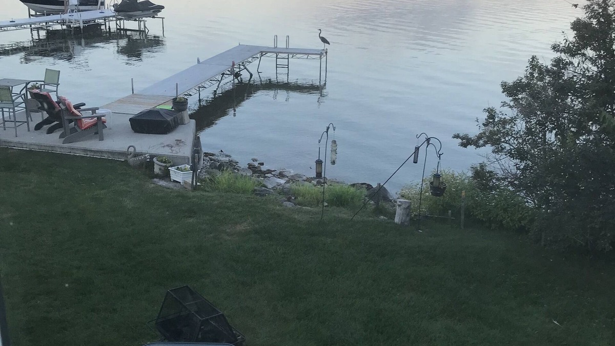 Orillia Apartment | Lake front bachelor nClose to all amenities casino Rama nSki hills