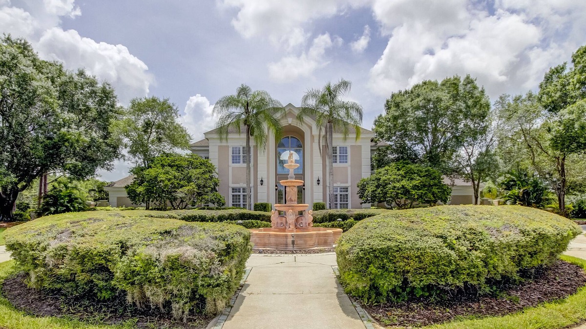Cheval House | Lake Front Cheval executive mansion