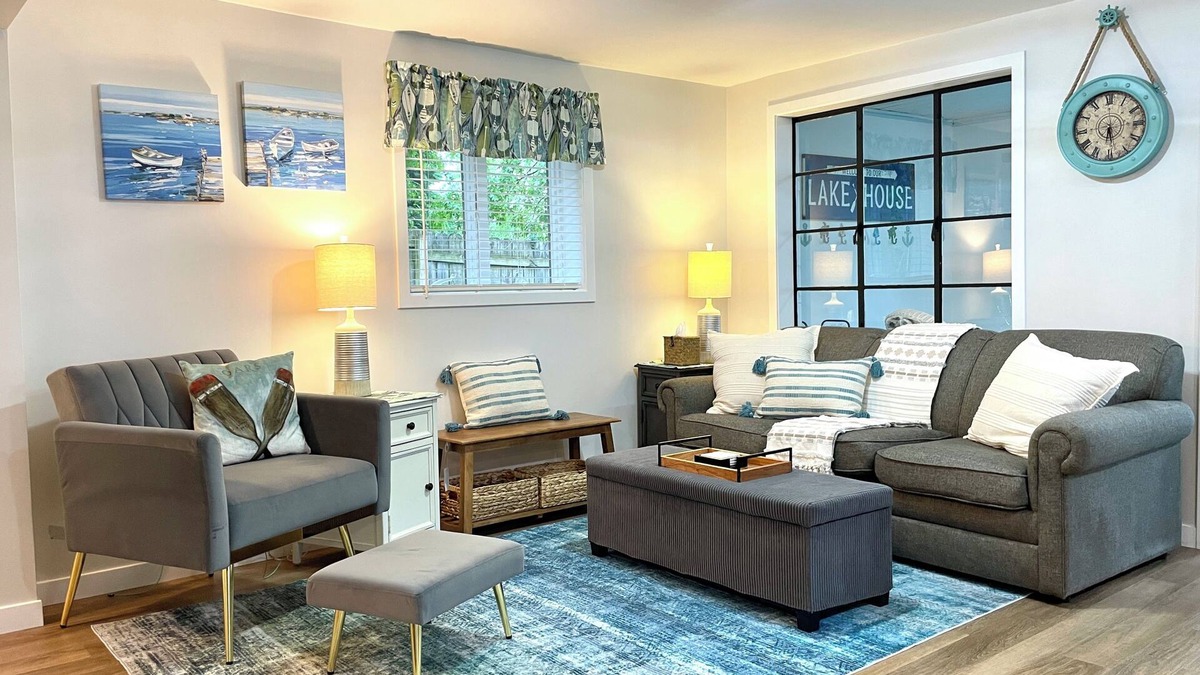 Shipshewana House | Lake Front Cottage | Kayaks | Game Table Fun