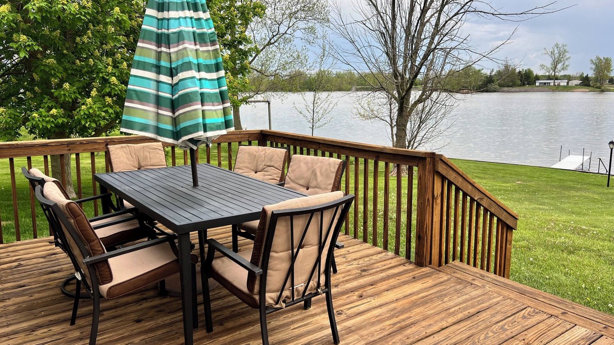 Northwest House | Lake Front Cottage with pontoon available for rent
