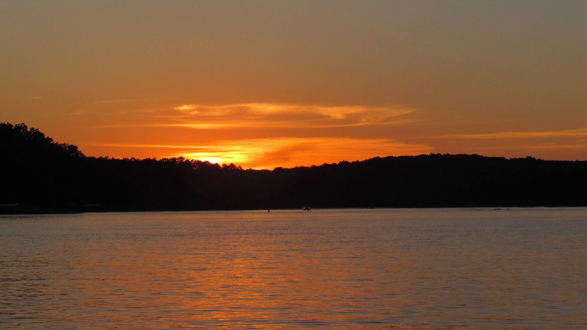 Westminster Cottage | Lake Front Cottage with Two Level Boat Dock - Gorgeous Sunsets