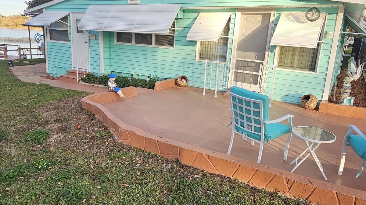 Hernando Cottage | Lake front cozy quiet cottage with dock!