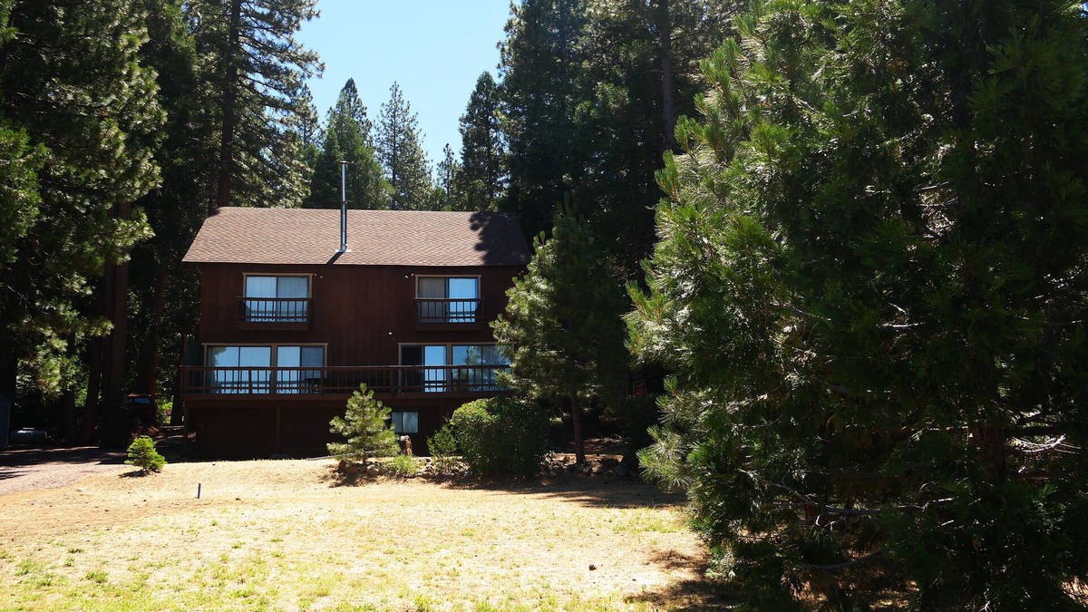 Susanville House | Lake-Front East Shore Lodge - Private Beach, Beautiful Views, Expansive Decks