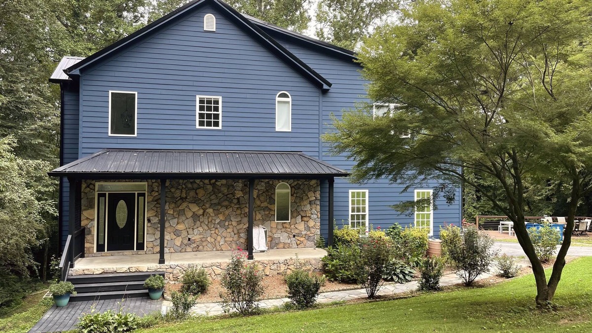 Paw Creek House | Lake front home away from home