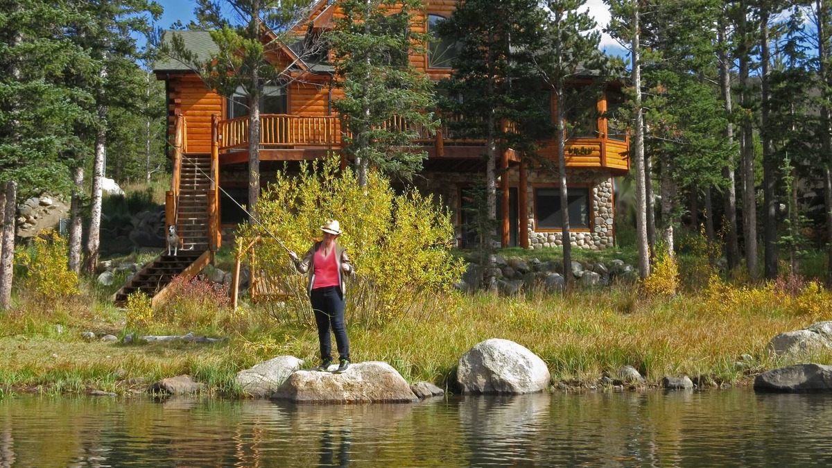 Saint Mary's House | Lake Front Log Home, Amazing Mountain Views, Private Fishing and Canoeing