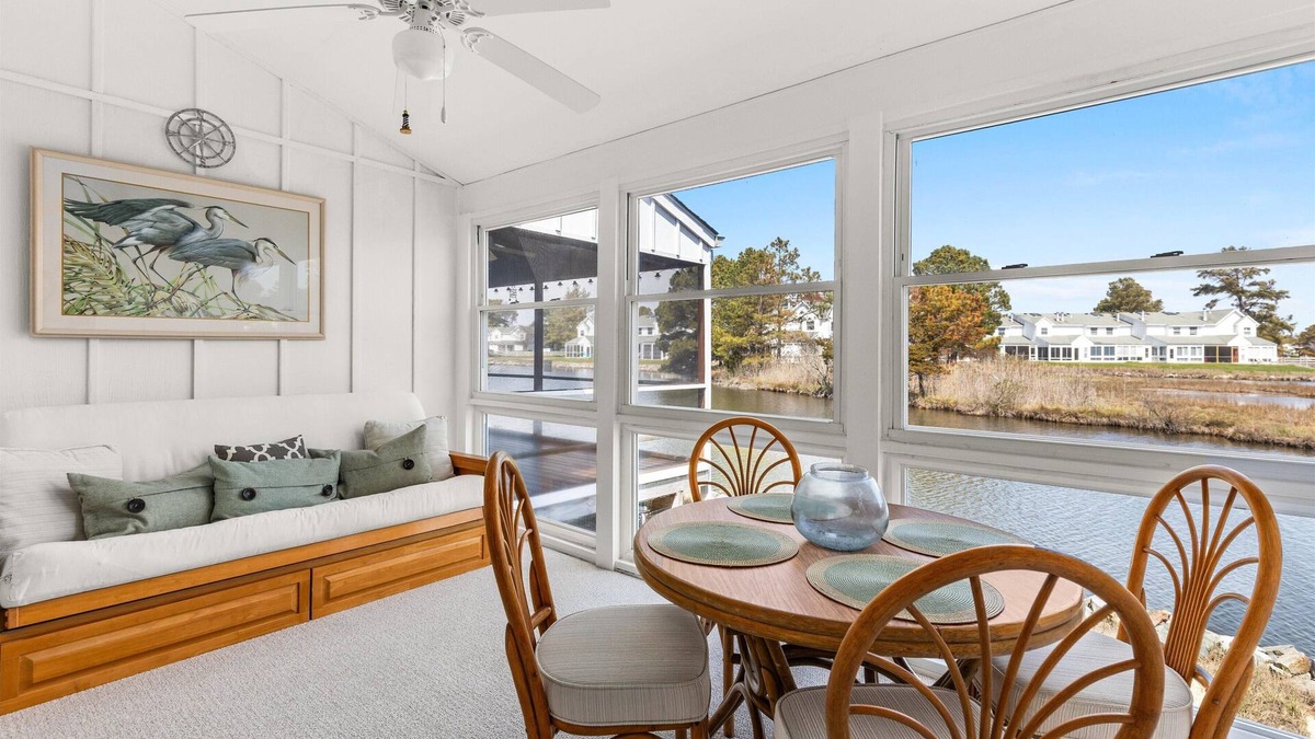 Selbyville House | Lake-front Mallard Lakes for 4
