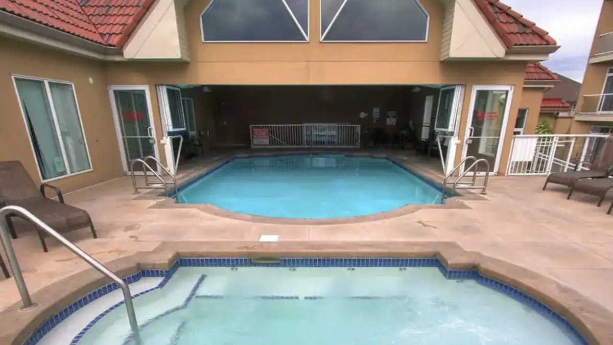 North End Condo | Lake Front Oasis