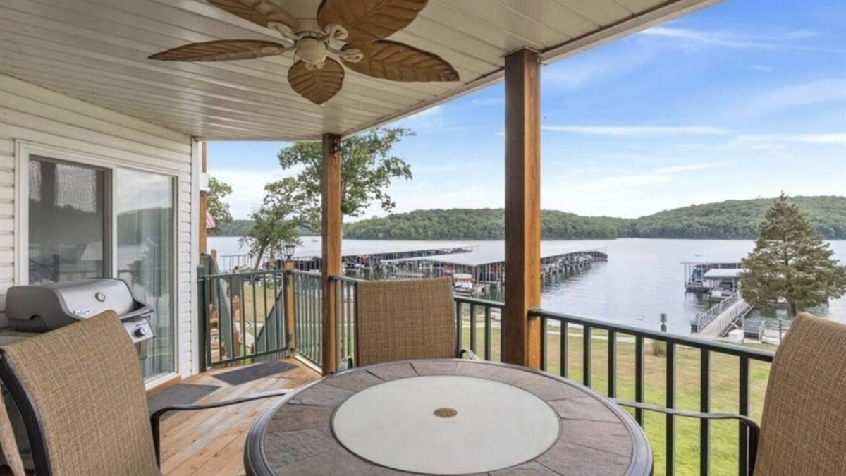 Kaiser Condo | ~ Lake Front ~ Parkview Paradise ~